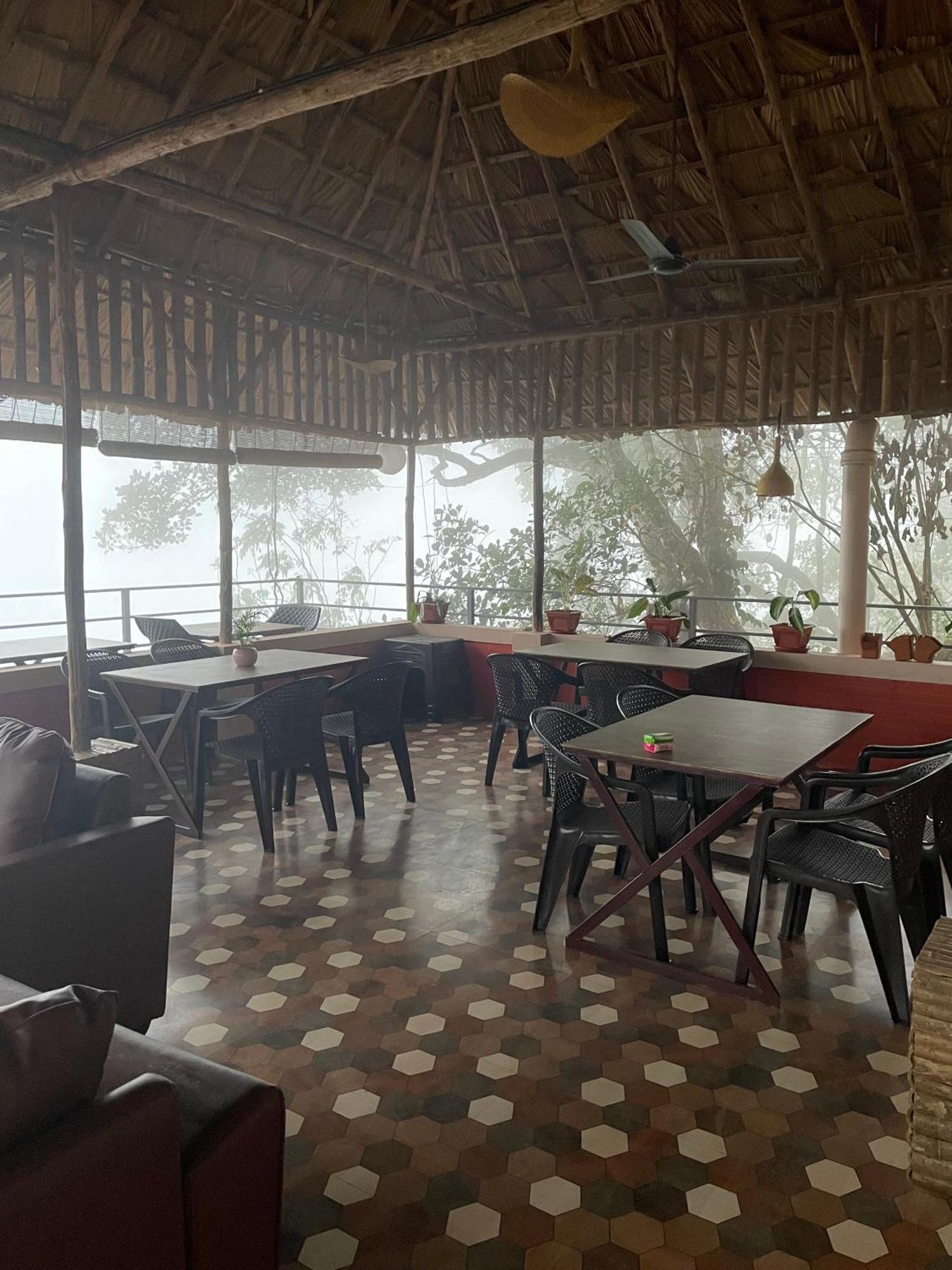 Sunset Valley Kerala Pool Resort - Serene Natural Forest Cottage Stay In Idukki With Sunrise & Sunset Panoramas, Natural Streams & Tranquil Summer Evenings Pīrmed Exteriér fotografie