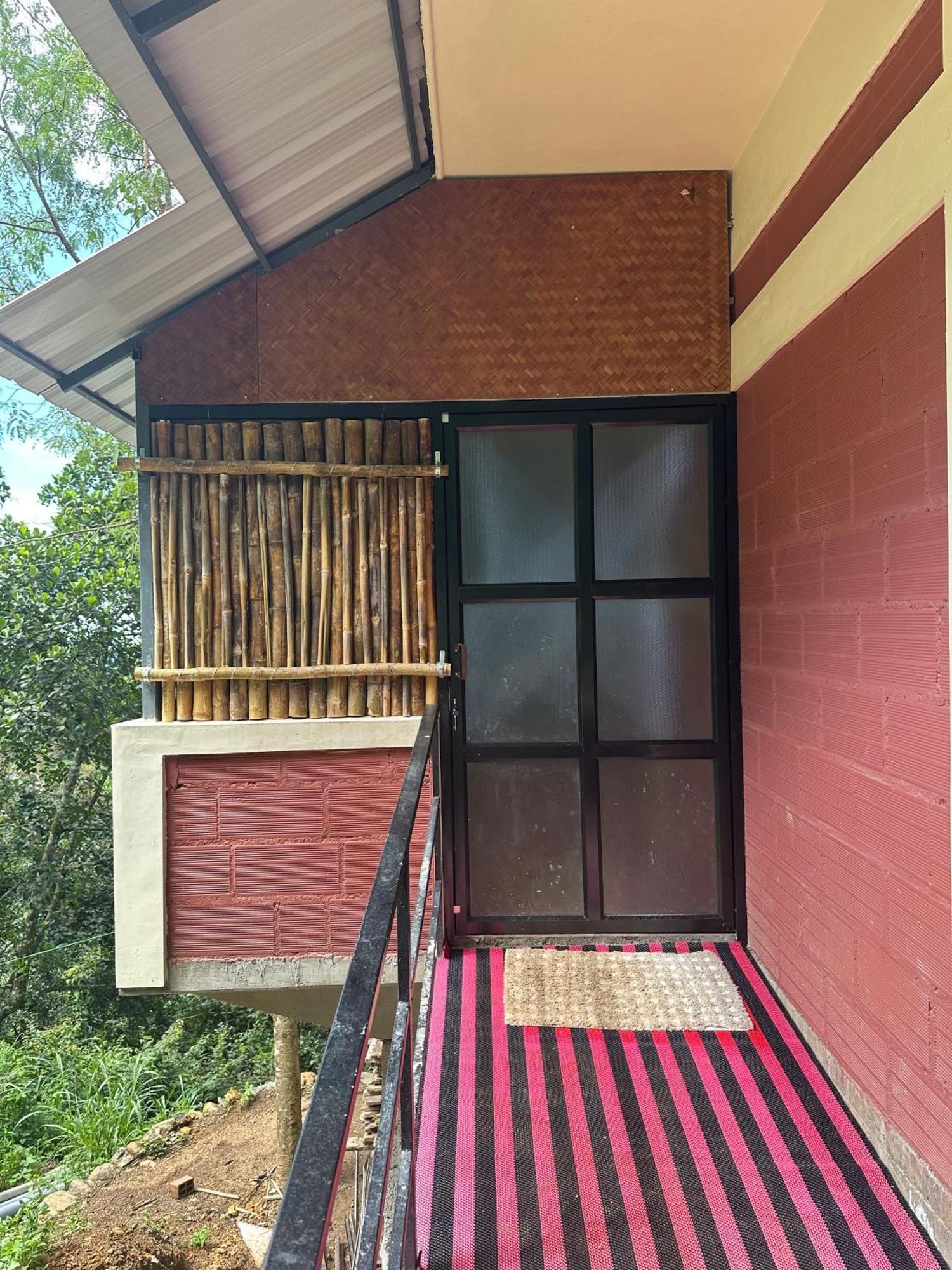 Sunset Valley Kerala Pool Resort - Serene Natural Forest Cottage Stay In Idukki With Sunrise & Sunset Panoramas, Natural Streams & Tranquil Summer Evenings Pīrmed Exteriér fotografie