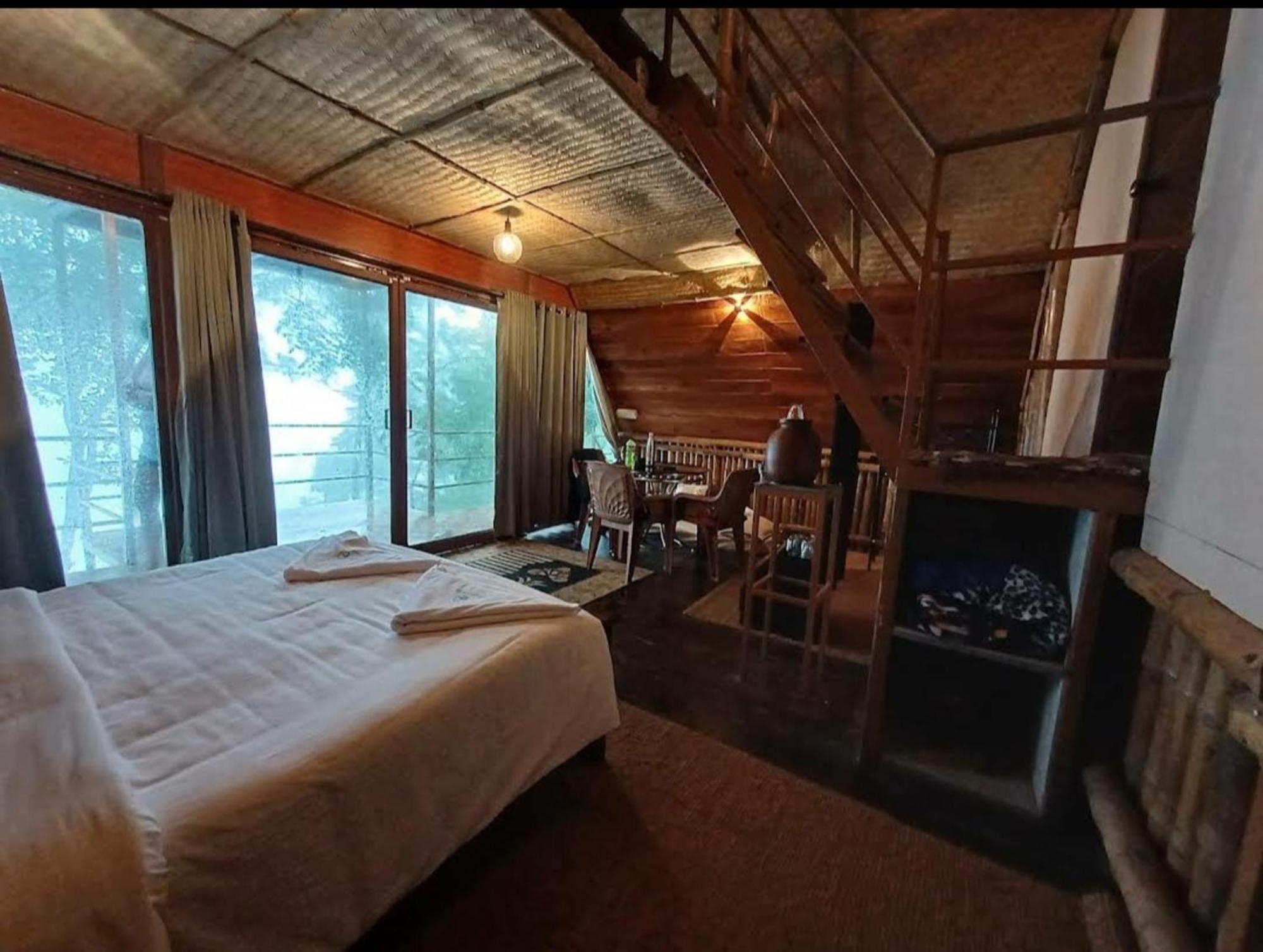Sunset Valley Kerala Pool Resort - Serene Natural Forest Cottage Stay In Idukki With Sunrise & Sunset Panoramas, Natural Streams & Tranquil Summer Evenings Pīrmed Exteriér fotografie