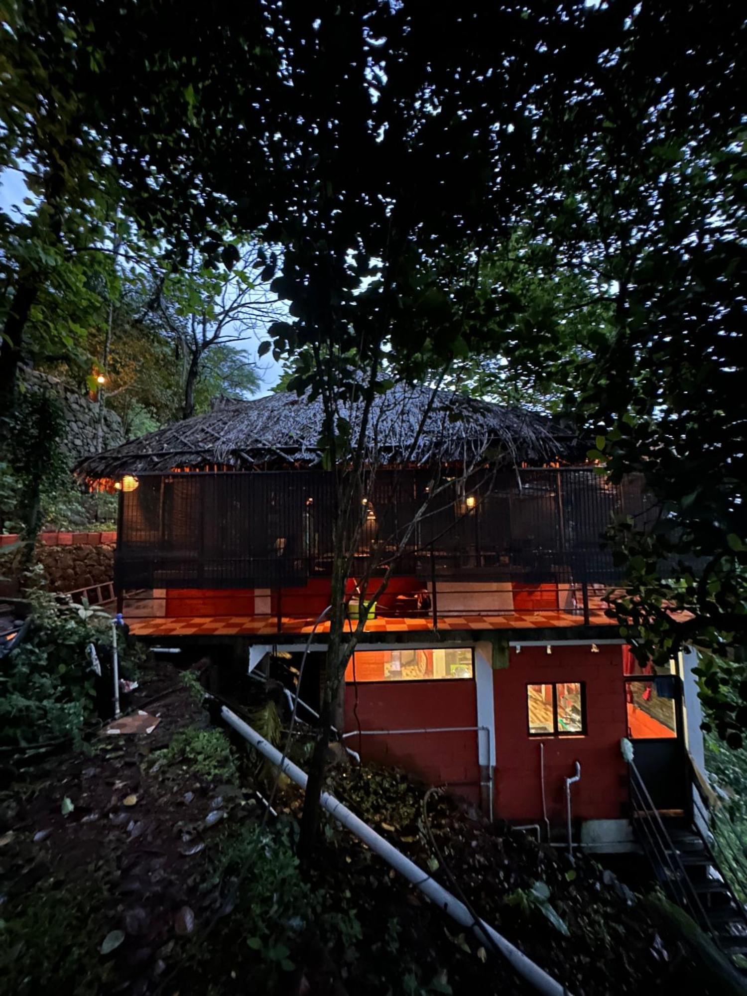Sunset Valley Kerala Pool Resort - Serene Natural Forest Cottage Stay In Idukki With Sunrise & Sunset Panoramas, Natural Streams & Tranquil Summer Evenings Pīrmed Exteriér fotografie