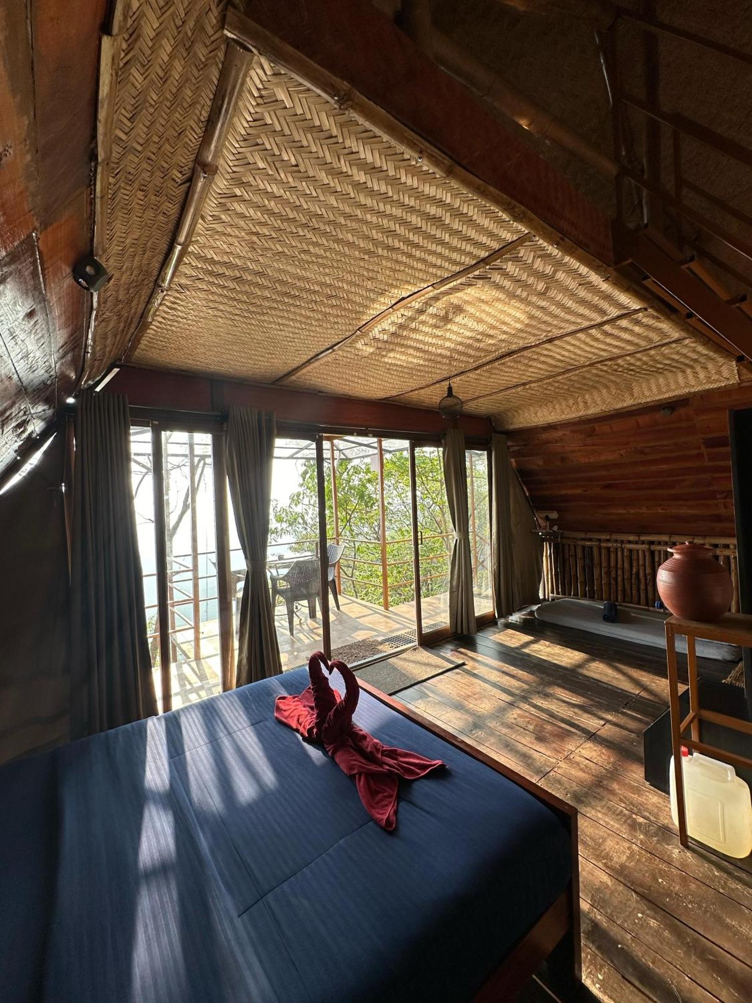 Sunset Valley Kerala Pool Resort - Serene Natural Forest Cottage Stay In Idukki With Sunrise & Sunset Panoramas, Natural Streams & Tranquil Summer Evenings Pīrmed Exteriér fotografie