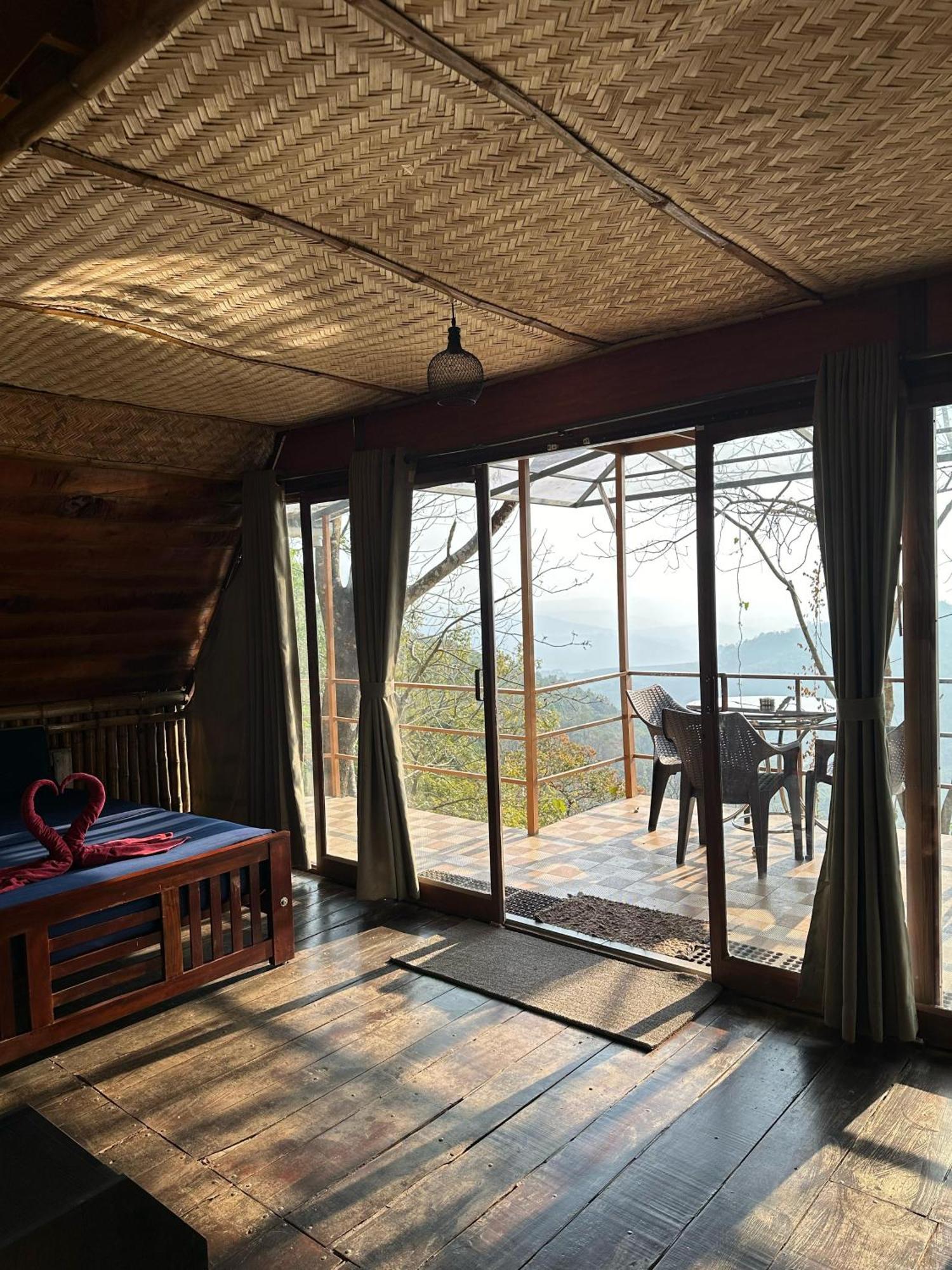 Sunset Valley Kerala Pool Resort - Serene Natural Forest Cottage Stay In Idukki With Sunrise & Sunset Panoramas, Natural Streams & Tranquil Summer Evenings Pīrmed Exteriér fotografie