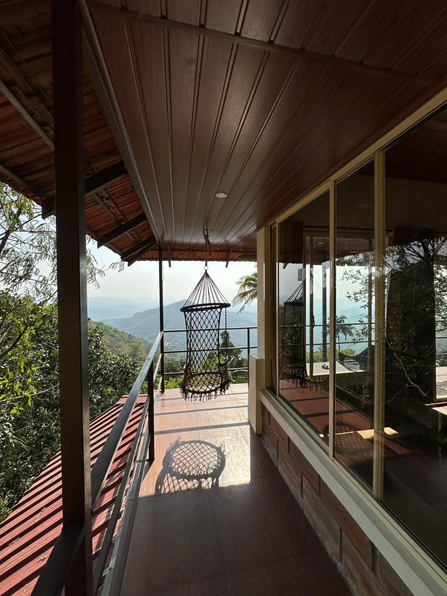 Sunset Valley Kerala Pool Resort - Serene Natural Forest Cottage Stay In Idukki With Sunrise & Sunset Panoramas, Natural Streams & Tranquil Summer Evenings Pīrmed Exteriér fotografie